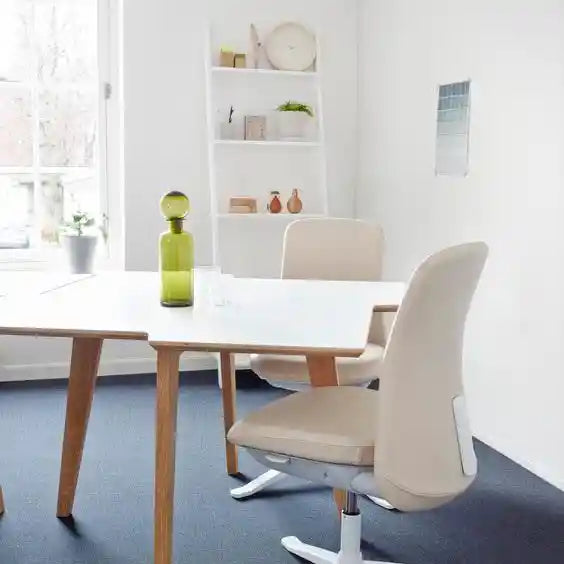 Eetkamertafel "Twisted Little Star" (toonzaalmodel)