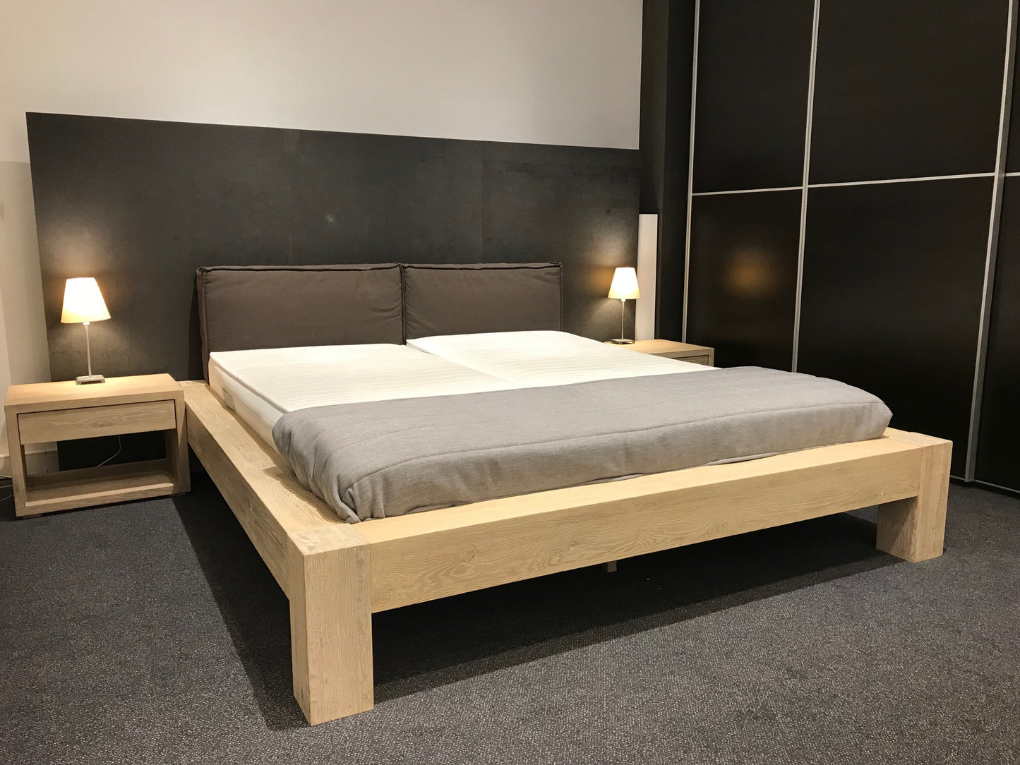 Bormio bedkader massief eik incl. hoofdbord en nachtkastjes