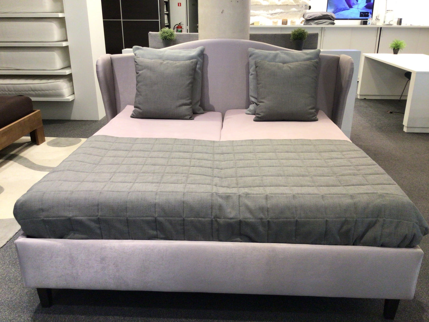 Gestoffeerd bedkader Taupe