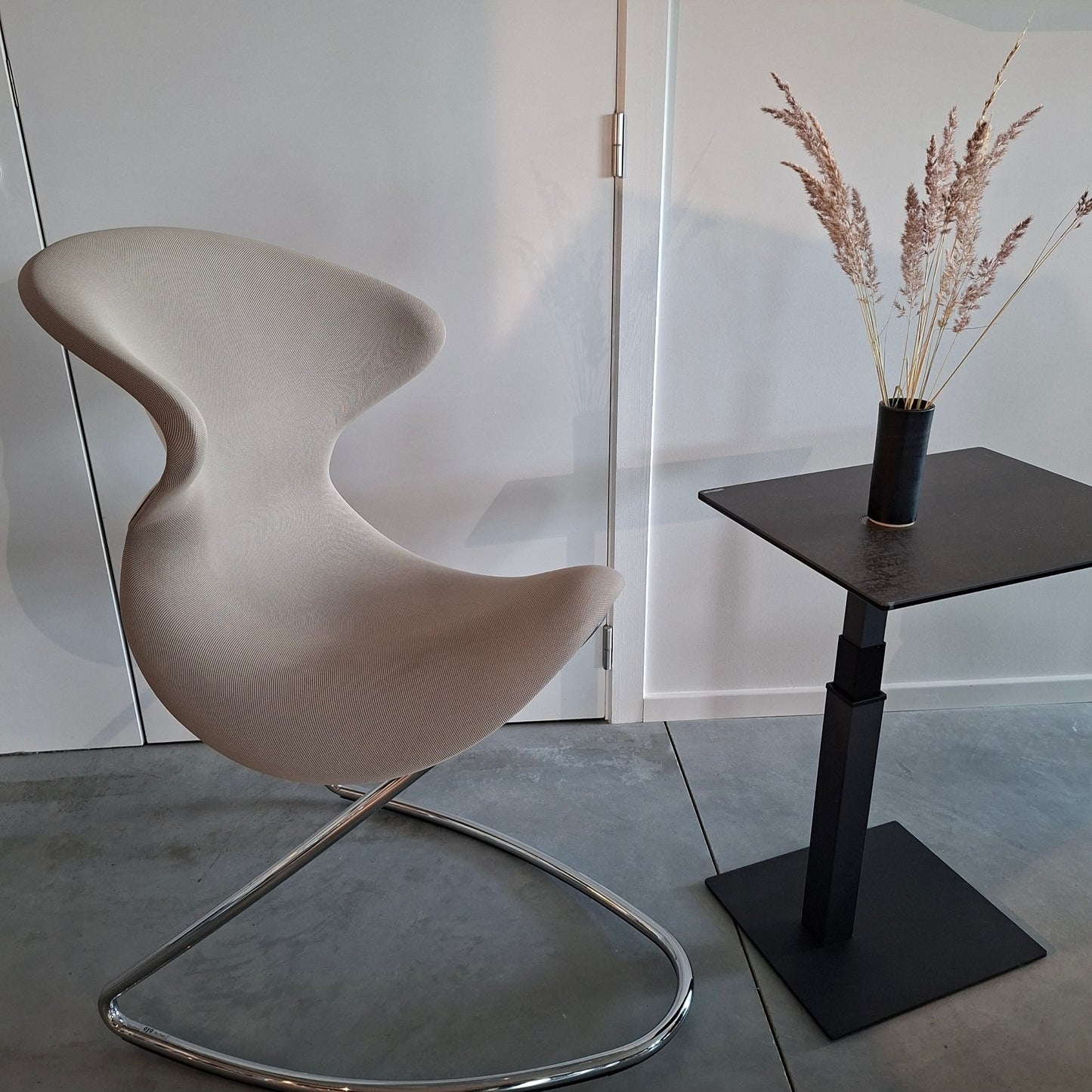 Aeris Oyo eetkamer/vergaderstoel (toonzaalmodel)