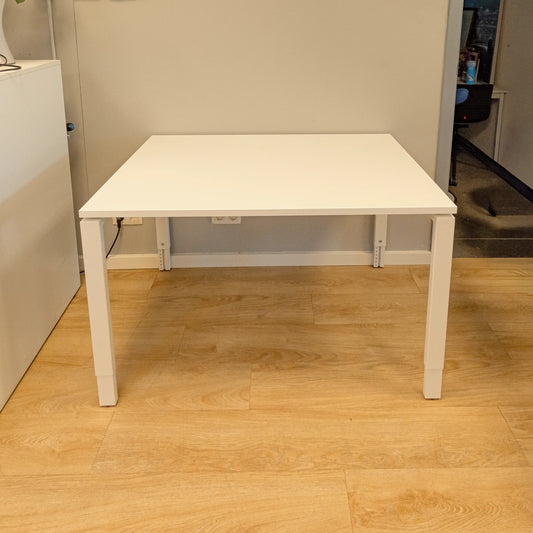 Bureau mo-x in hoogte verstelbaar