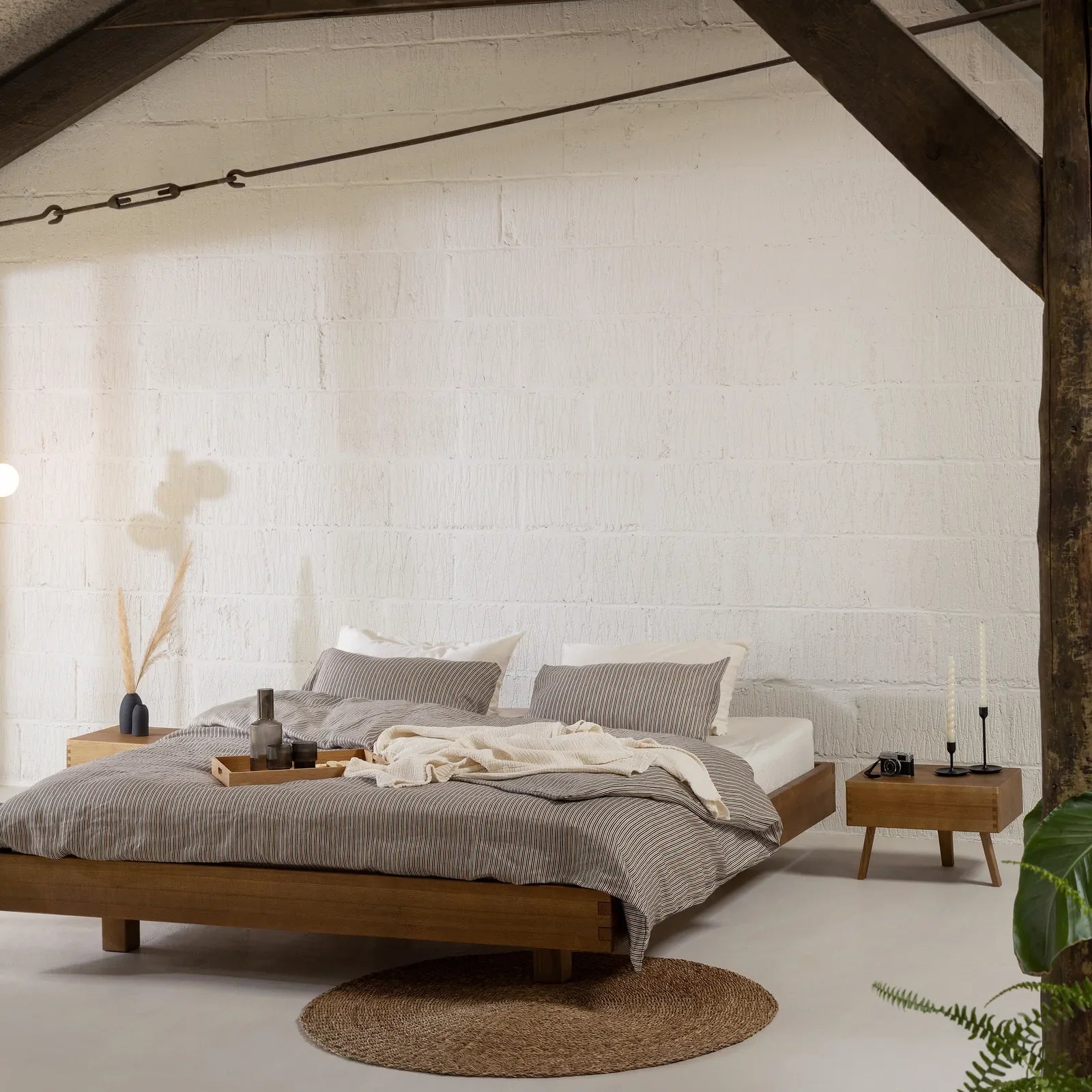 Serene bed massief hout