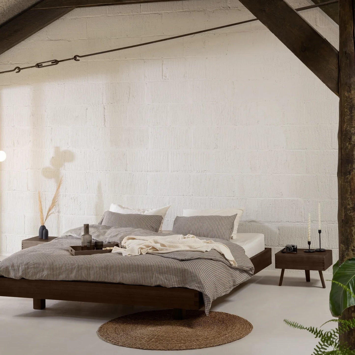 Serene bed massief hout