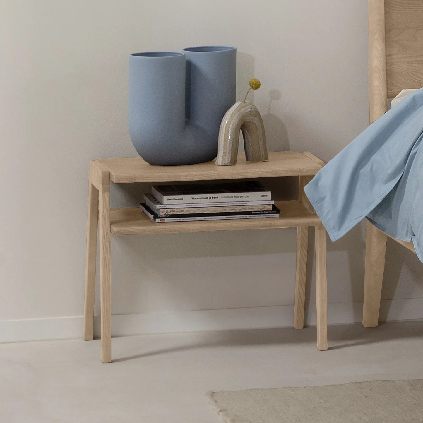 Nachttafel Pure — massief essenhout