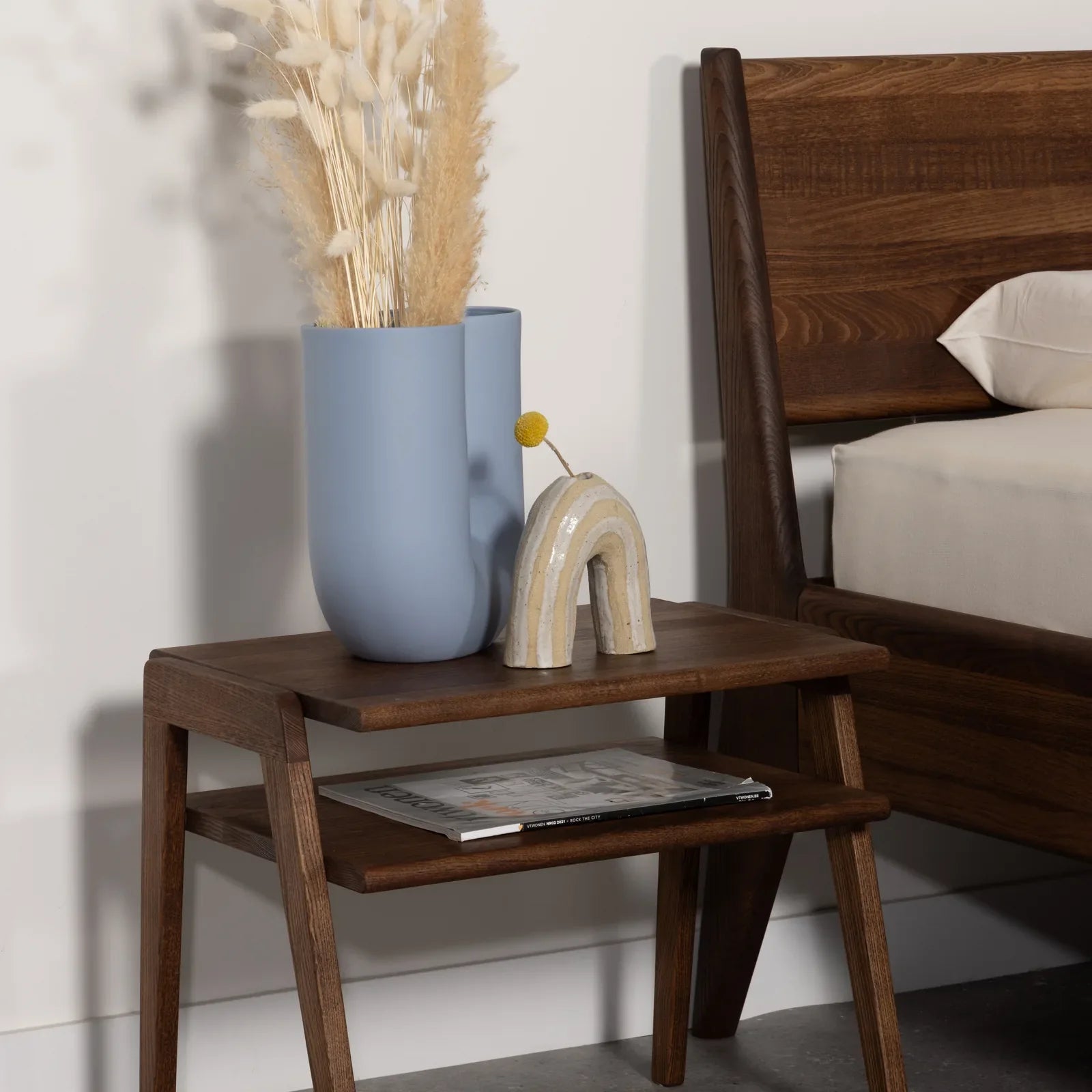 Nachttafel Pure — massief essenhout