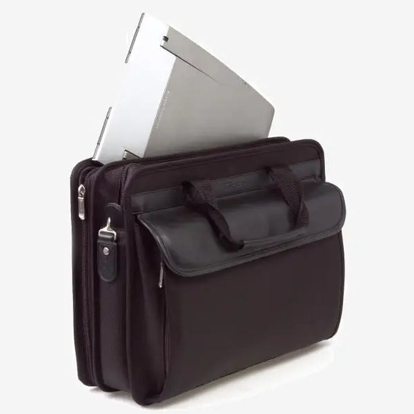 Opgevouwen laptophouder die in een laptoptas past